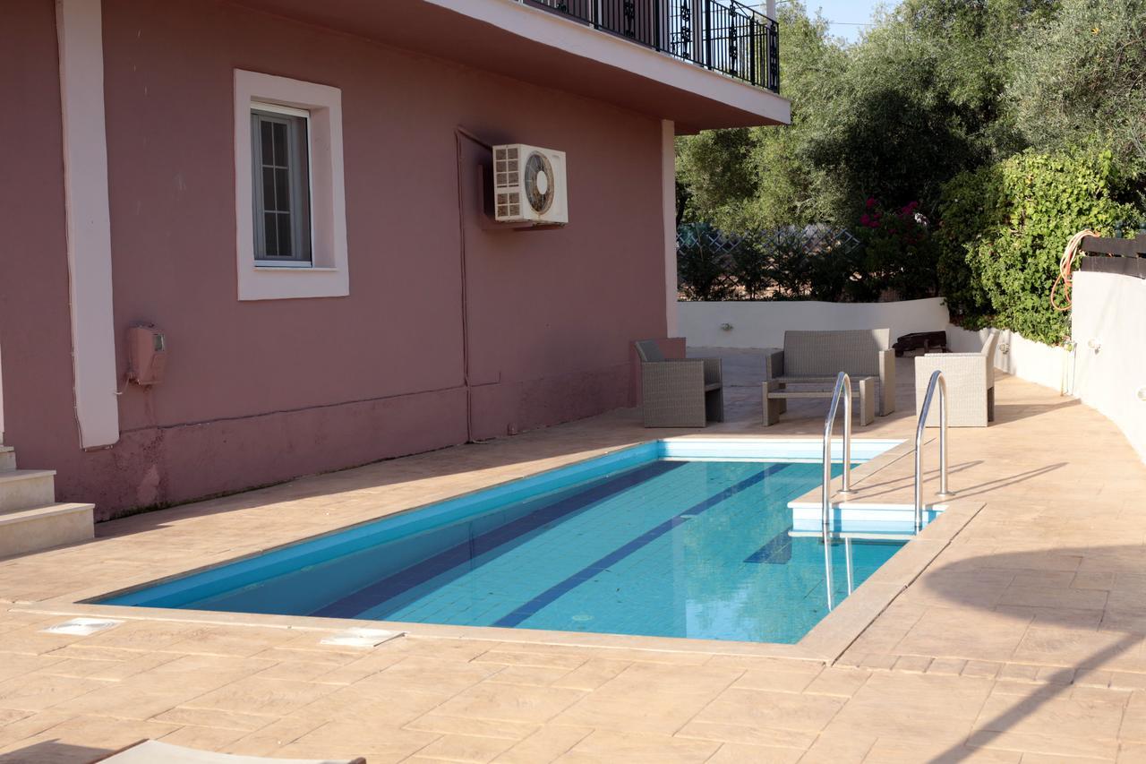 Ionian Balcony Apartment Lixouri Exterior photo